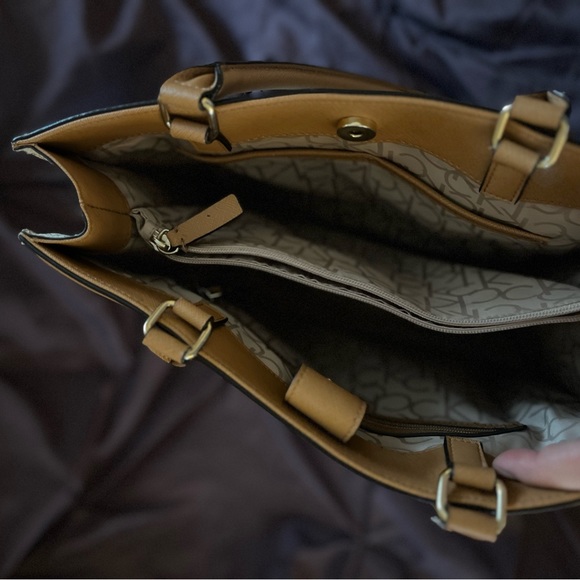 Calvin Klein purse - Picture 3 of 4